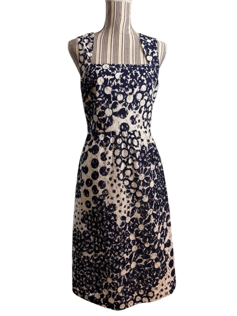 Trina Turk Navy White Lace Sheath Dress Size 6 Sleeveless Square Neck - Picture 3 of 7